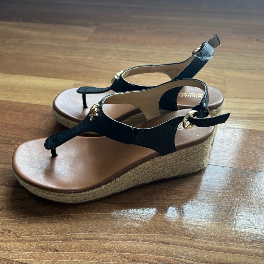 Michael Kors size 7.5 wedges